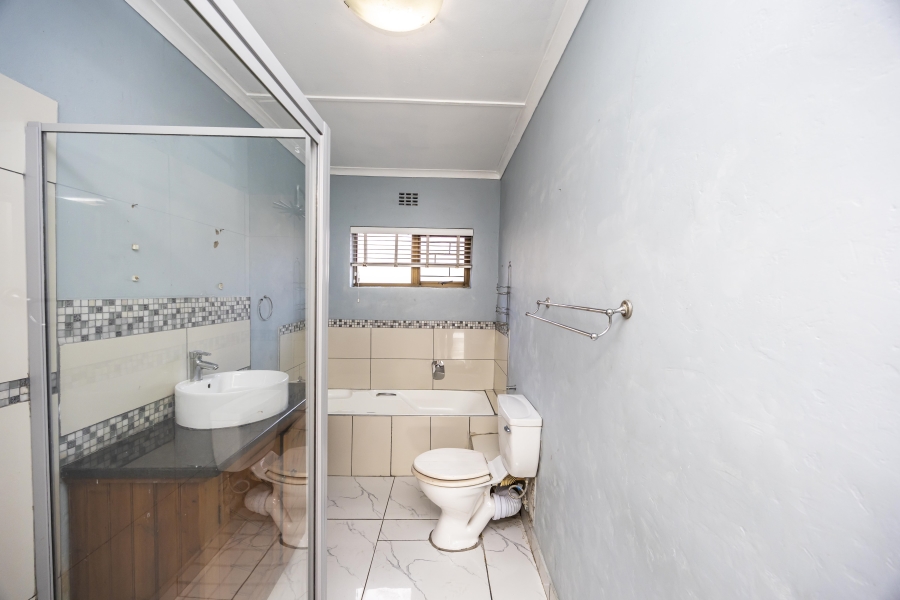 4 Bedroom Property for Sale in Nahoon Valley Park Eastern Cape